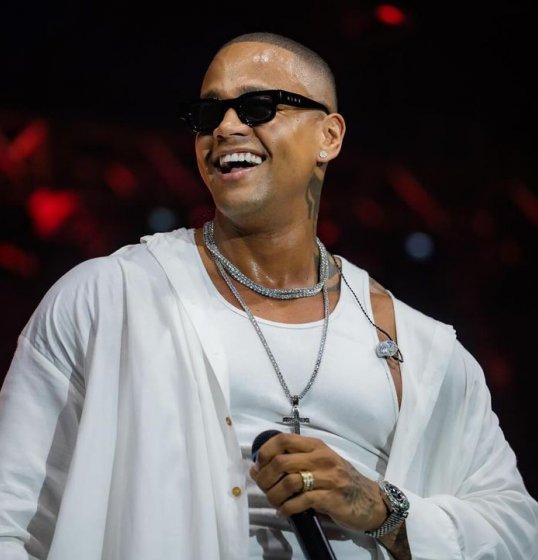 Veja: cantor Léo Santana tem música confirmada em novela da Globo e conta detalhes Veja: cantor Léo Santana tem música confirmada em novela da Globo e conta detalhes