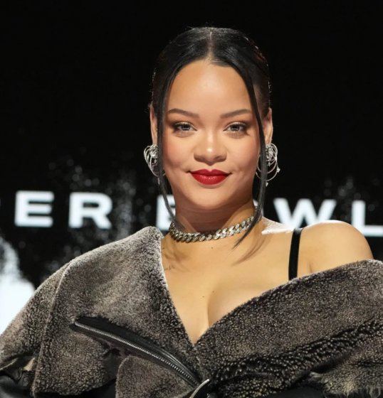 Veja vídeo: Circulam imagens da suposta Rihanna em São Paulo – é a diva do pop ou sua sósia brasileira? Veja vídeo: Circulam imagens da suposta Rihanna em São Paulo – é a diva do pop ou sua sósia brasileira?