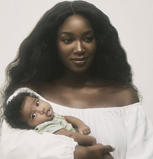 Veja o vídeo: IZA revela o rosto da filha Nala pela primeira vez Veja o vídeo: IZA revela o rosto da filha Nala pela primeira vez
