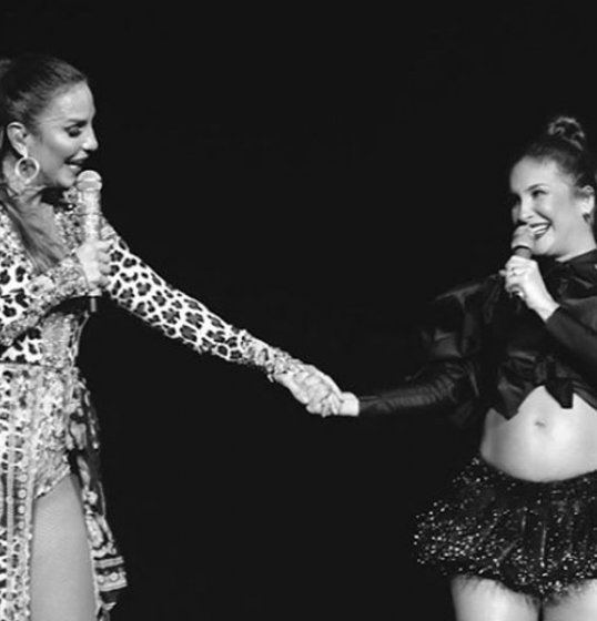 Claudia faz surpresa e participa de show de Ivete Claudia faz surpresa e participa de show de Ivete