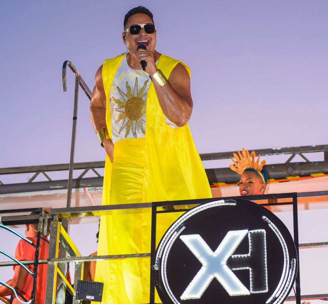 [Xanddy vai homenagear os 40 anos do Axé Music durante o Carnaval também nos looks]