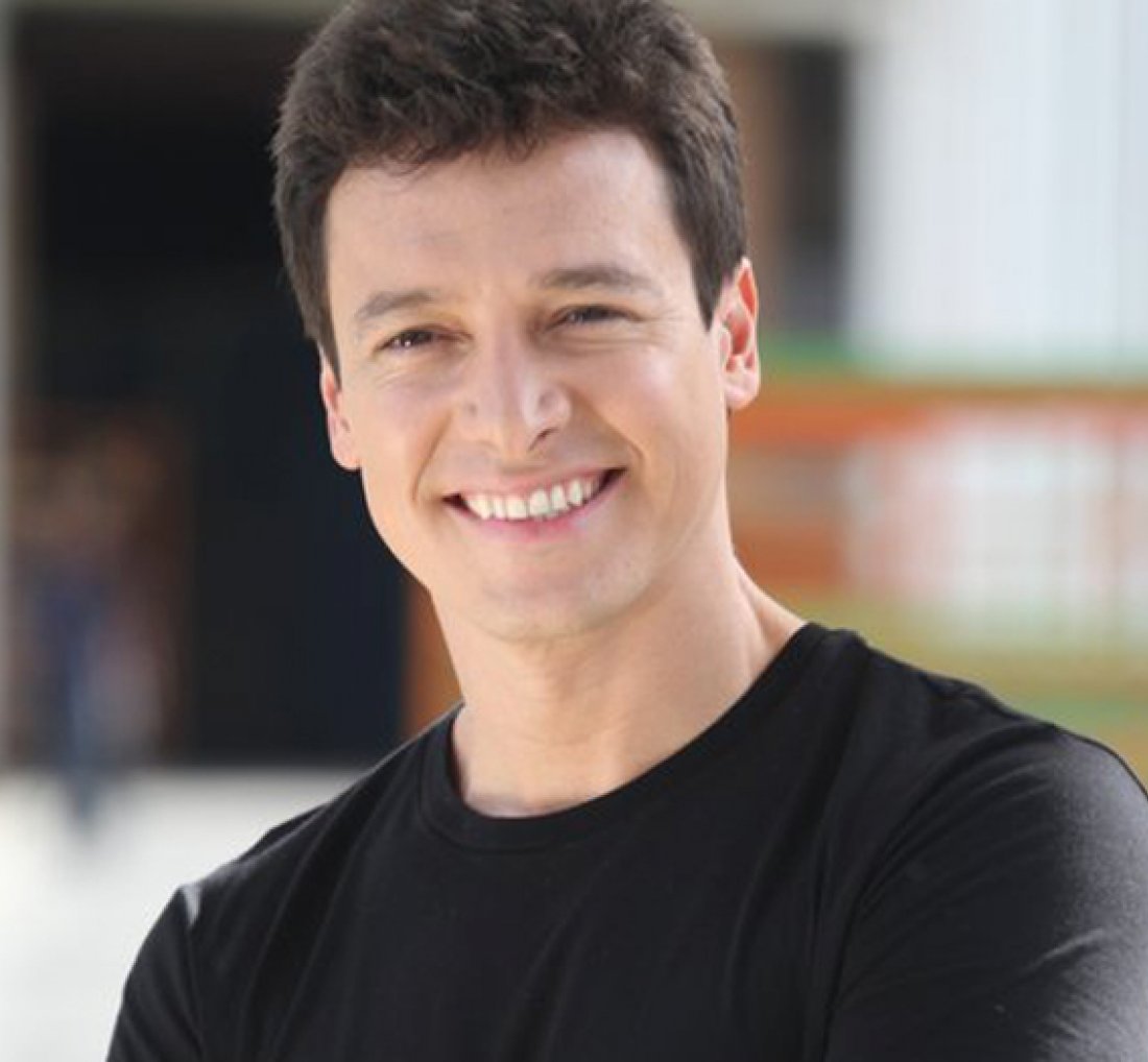 Rodrigo Faro cai na dança ao som de [Rodrigo Faro cai na dança ao som de