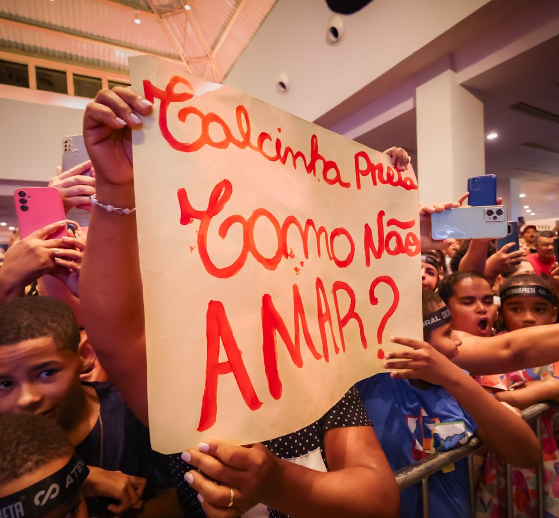 [Pocket Show da Calcinha Preta reúne mais de 5 mil pessoas no Salvador Norte Shopping e aquece público para o Festival Atemporal]