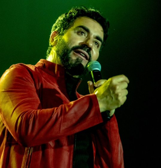 Fábio de Melo e outros três padres vão receber R$ 1,6 milhão por shows no São João da Bahia Fábio de Melo e outros três padres vão receber R$ 1,6 milhão por shows no São João da Bahia