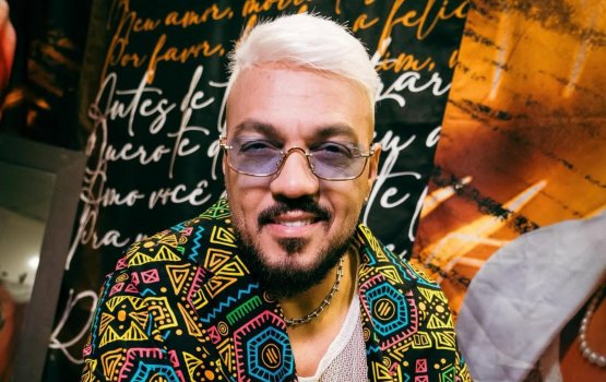[Quem é a prefeita que beijou Belo durante show em Conceição do Jacuípe]