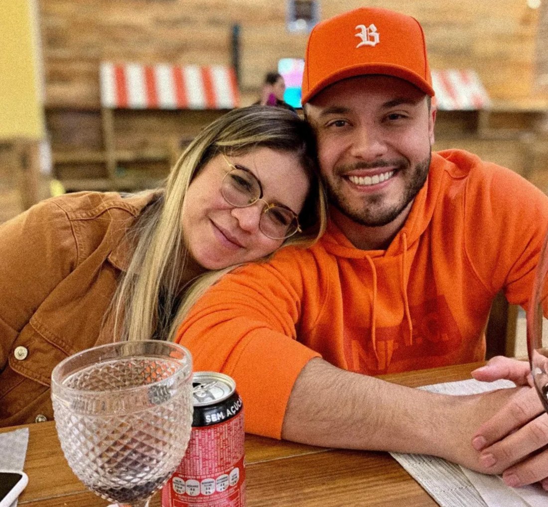 [Sertanejo culpa mãe de Marília por separação com Murilo Huff]