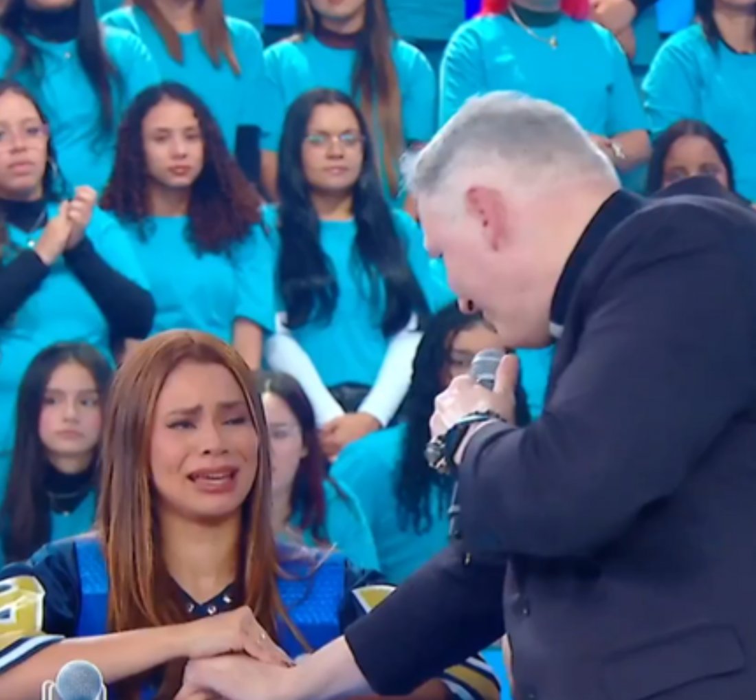[Padre Marcelo Rossi consola e faz Lexa chorar ao falar da morte da filha da cantora]