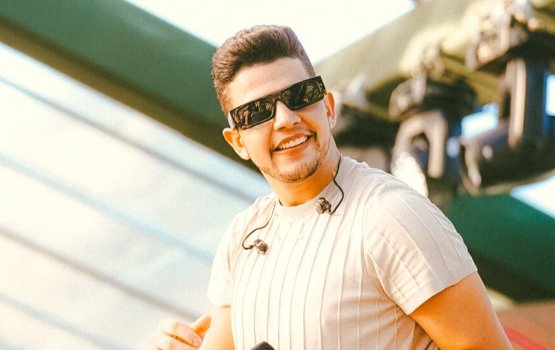 [Nadson O Ferinha lança novo CD “Tomando uma com o Ferinha” com faixas inéditas]
