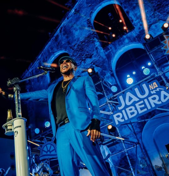 Jau celebra tarde inesquecível na Ribeira e emociona o público na gravação do novo audiovisual Jau celebra tarde inesquecível na Ribeira e emociona o público na gravação do novo audiovisual