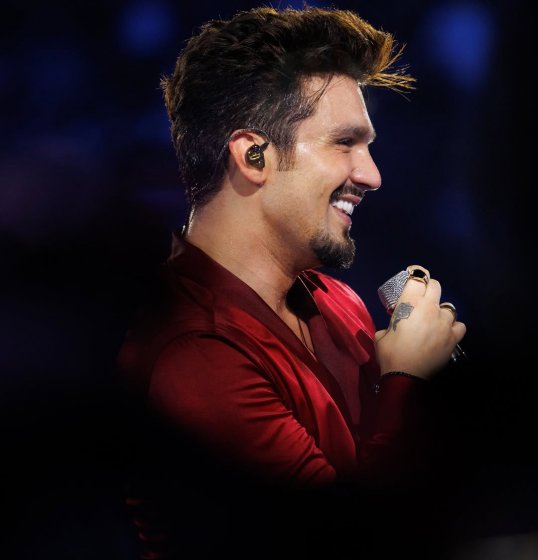 [“Registro Histórico”: Luan Santana celebra 18 anos de carreira com superprodução em Curitiba]
