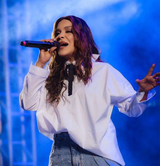 [Silvânia Aquino anuncia saída da banda Calcinha Preta]