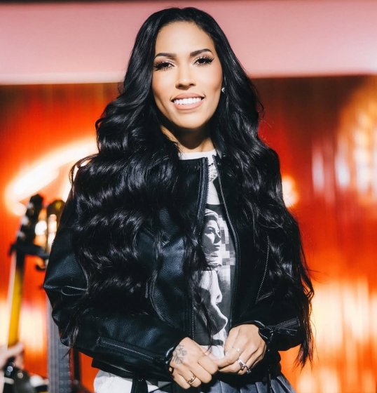 Simone Morena realiza gravação de DVD histórico em Salvador e inicia nova fase na carreira Simone Morena realiza gravação de DVD histórico em Salvador e inicia nova fase na carreira