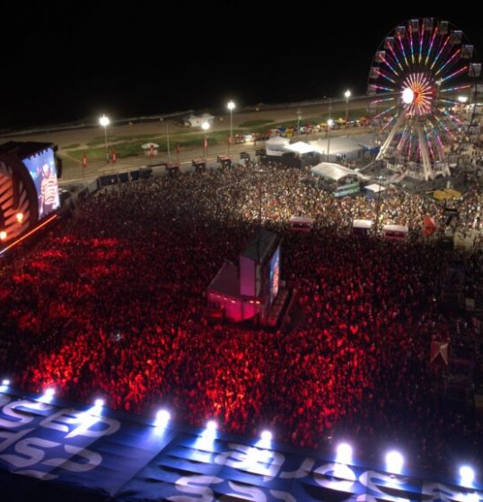 Festival Virada Salvador reúne cerca de 550 mil pessoas nos três primeiros dias de festa Festival Virada Salvador reúne cerca de 550 mil pessoas nos três primeiros dias de festa