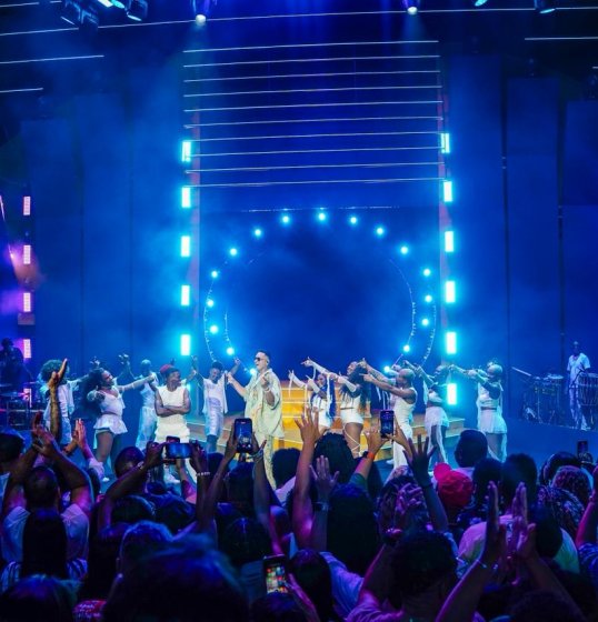 [Xanddy Harmonia grava novo audiovisual com Concha Acústica lotada]