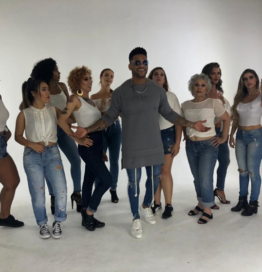 PARANGOLÉ GRAVA NOVO CLIPE EM SÃO PAULO PARANGOLÉ GRAVA NOVO CLIPE EM SÃO PAULO