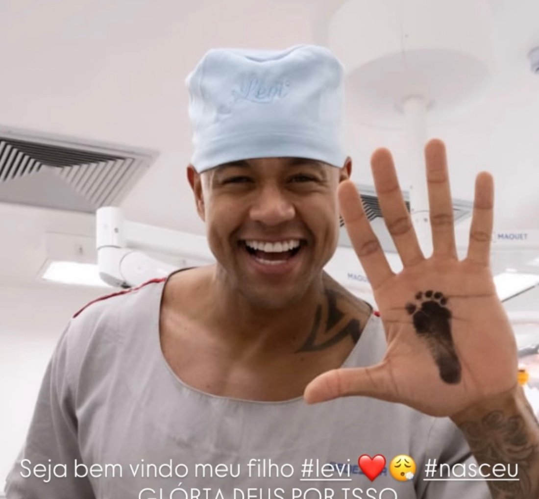 [Nasce Levi, segundo filho de Léo Santana e Lore Improta]