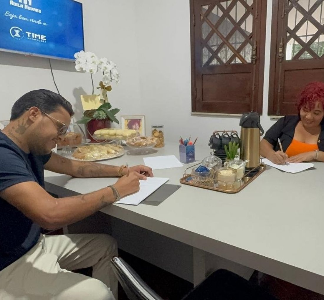 Do pen drive ao estrelato: Thiago Aquino aposta em Adila Novaes