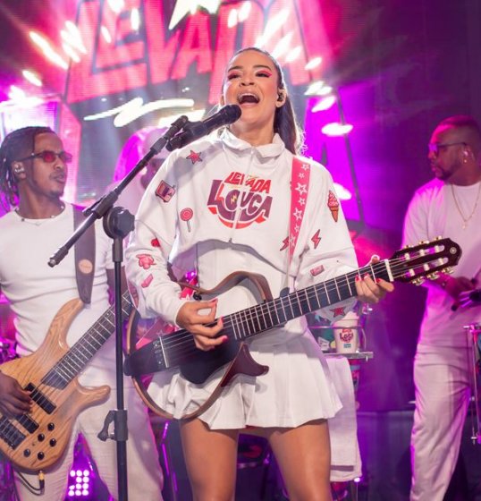 [Levada Louca marca retorno aos palcos com nova vocalista]