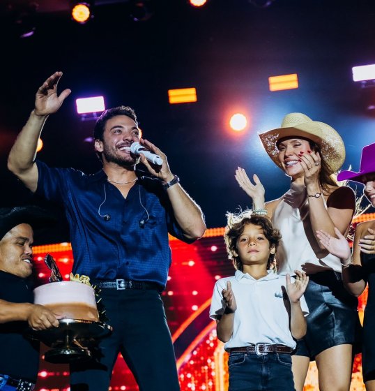 Vaquejada de Serrinha encerra edição com parque lotado e aniversário de Wesley Safadão Vaquejada de Serrinha encerra edição com parque lotado e aniversário de Wesley Safadão