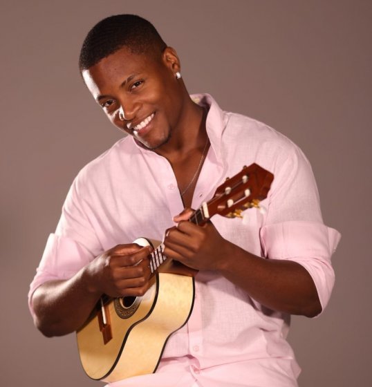[Baiano Uel vence o “Estrelas da Casa” com grupo de pagode]