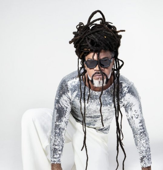 [Carlinhos Brown anuncia primeiras datas do Sarau du Brown 2026/2027]