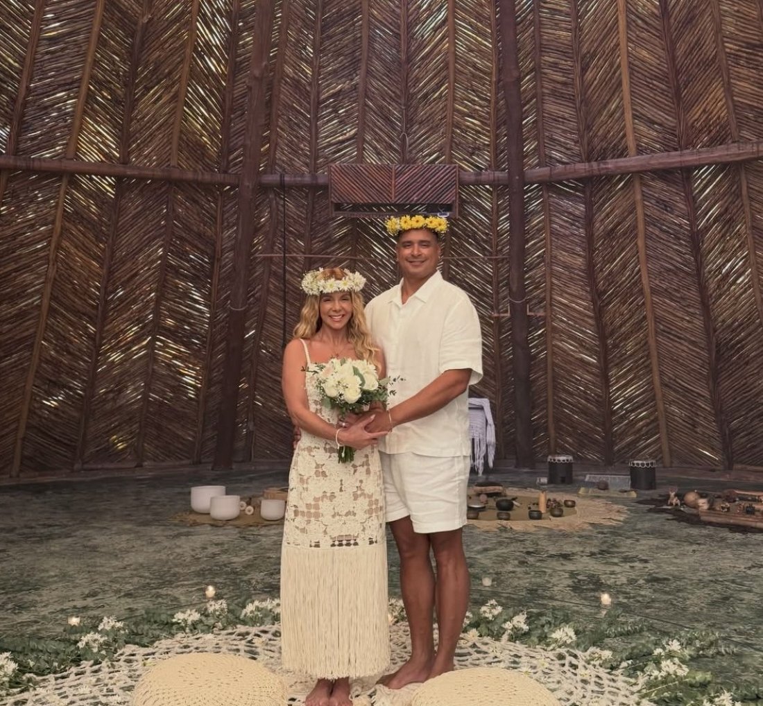 [Bodas de Prata! Xanddy e Carla Perez renovam votos após 25 anos de casamento]