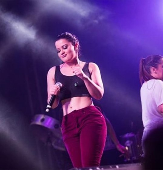 Boa forma de Maraísa impressiona fãs Boa forma de Maraísa impressiona fãs