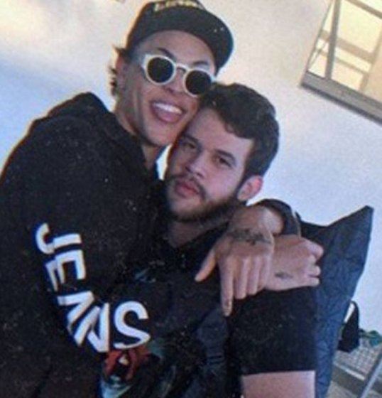 Pabllo Vittar surge agarradinha com Dj apontado como seu affair; veja foto Pabllo Vittar surge agarradinha com Dj apontado como seu affair; veja foto