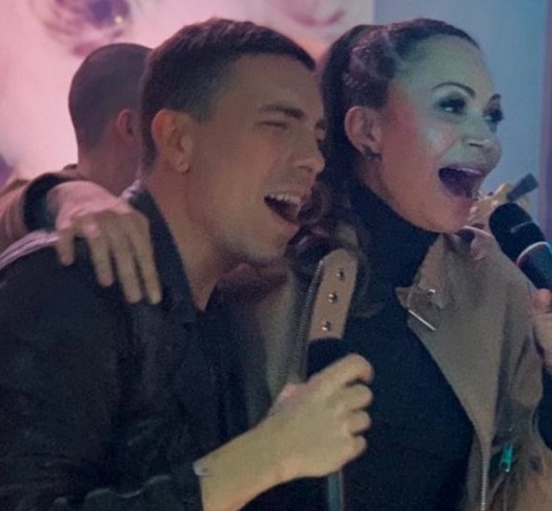 Solange Almeida e Di Ferrero surpreendem ao cantar sucesso [Solange Almeida e Di Ferrero surpreendem ao cantar sucesso