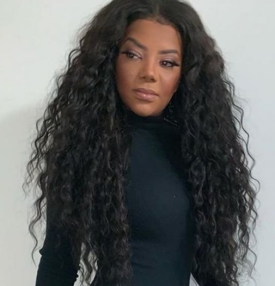 Ludmilla conta que sua nova mansão tem campo de futebol e piscina vermelha Ludmilla conta que sua nova mansão tem campo de futebol e piscina vermelha