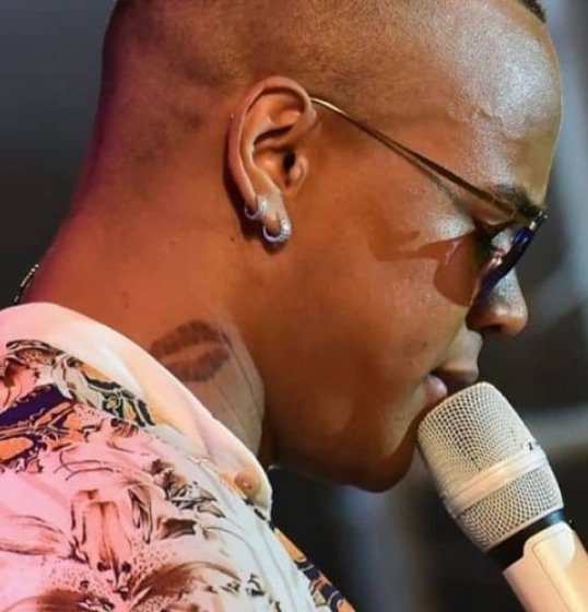 Internautas suspeitam de romance entre Léo Santana e cantora gospel; ambos negam Internautas suspeitam de romance entre Léo Santana e cantora gospel; ambos negam